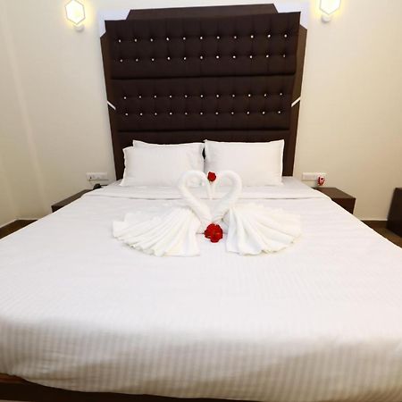 Cs Empire Hotel Lakshmanpur Exterior foto