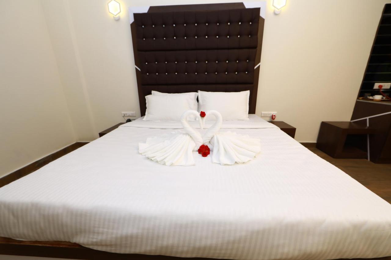 Cs Empire Hotel Lakshmanpur Exterior foto