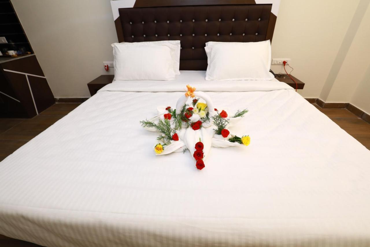 Cs Empire Hotel Lakshmanpur Exterior foto