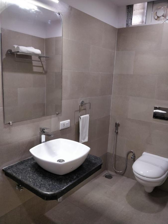 Cs Empire Hotel Lakshmanpur Exterior foto