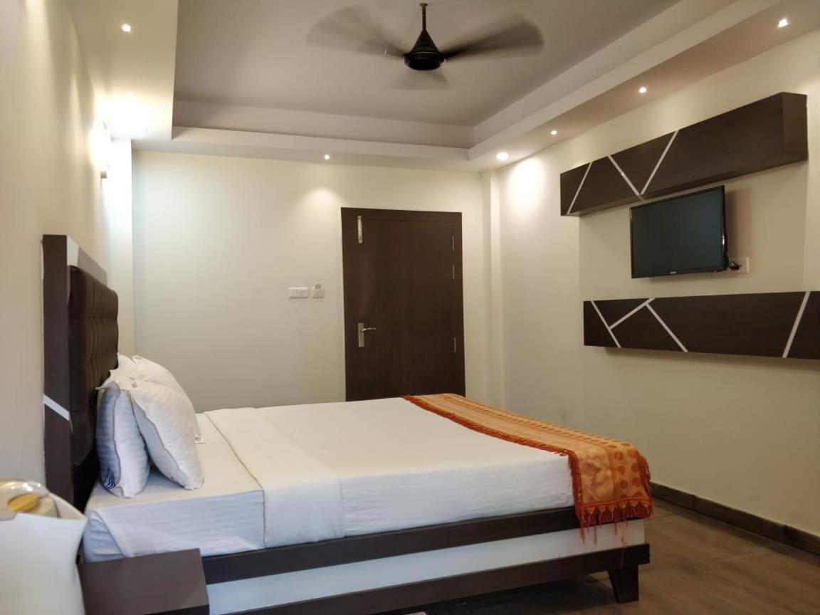 Cs Empire Hotel Lakshmanpur Exterior foto